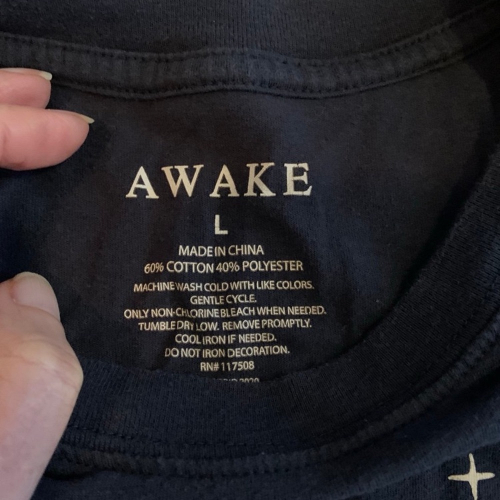 Awake Woman’s Cropped NASA T-Shirt Size Large - Picture 3 of 6